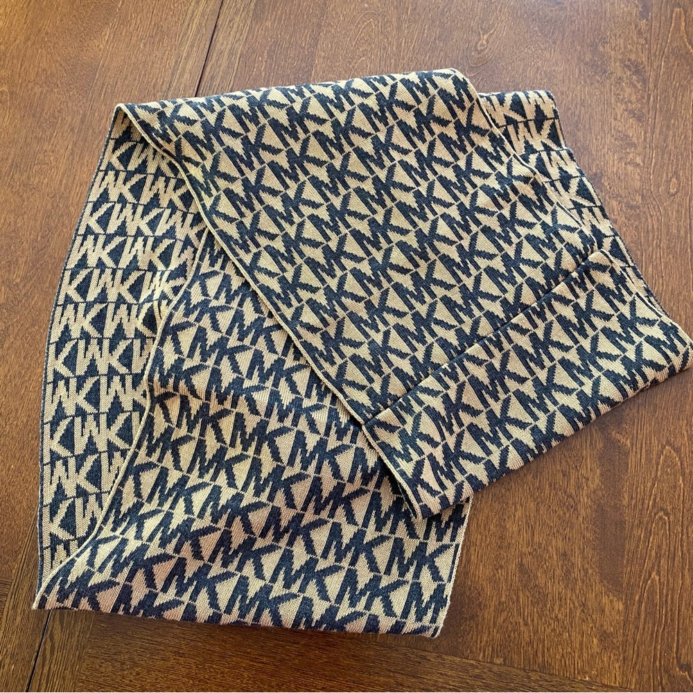 Michael Kors Infinity Scarf
